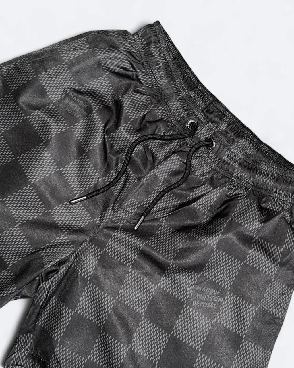 Louis Vuitton - plavkové šortky Marque Damier - černé