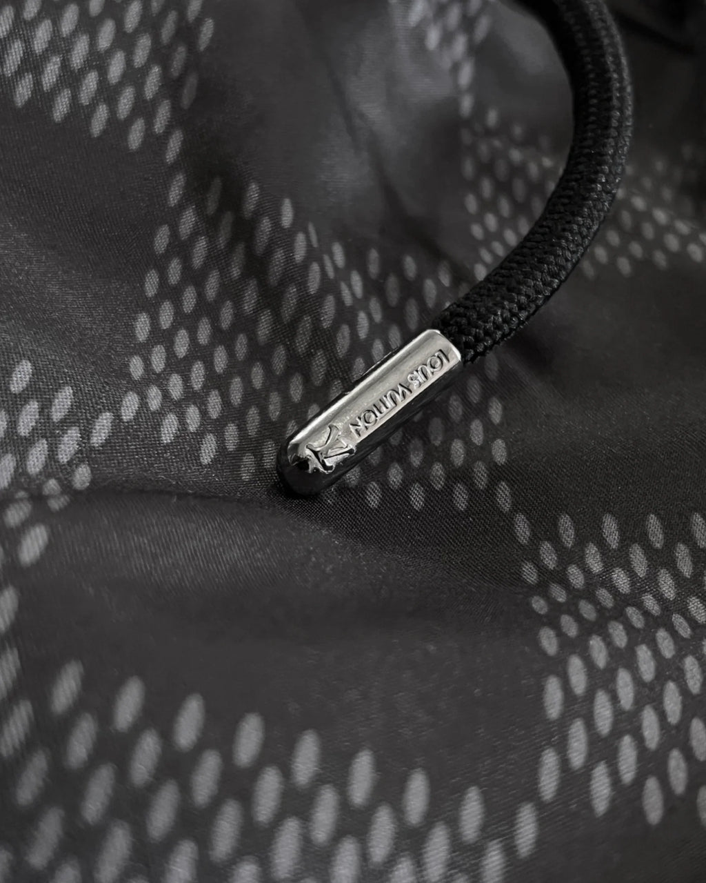 Louis Vuitton - plavkové šortky Marque Damier - černé
