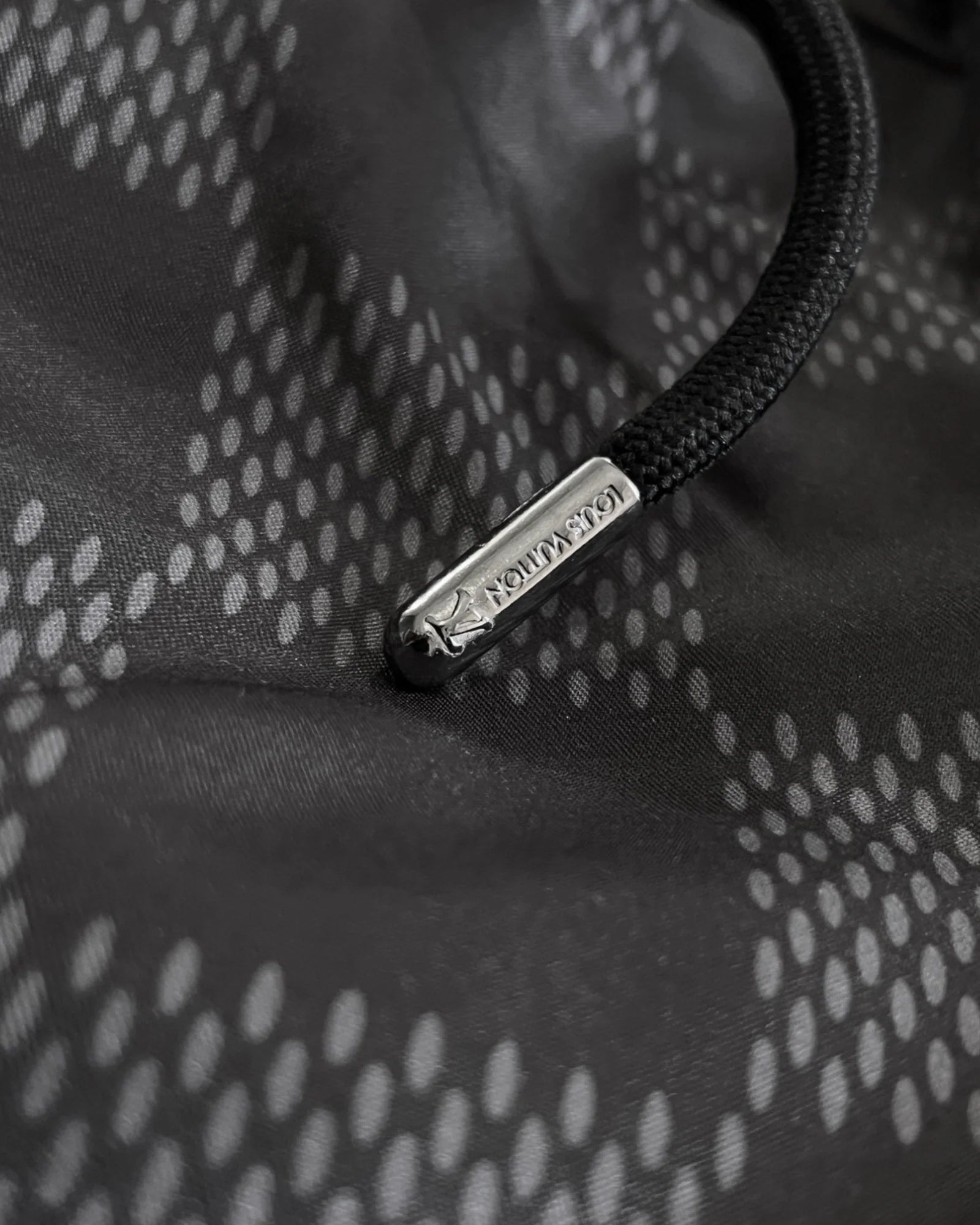 Louis Vuitton - plavkové šortky Marque Damier - černé