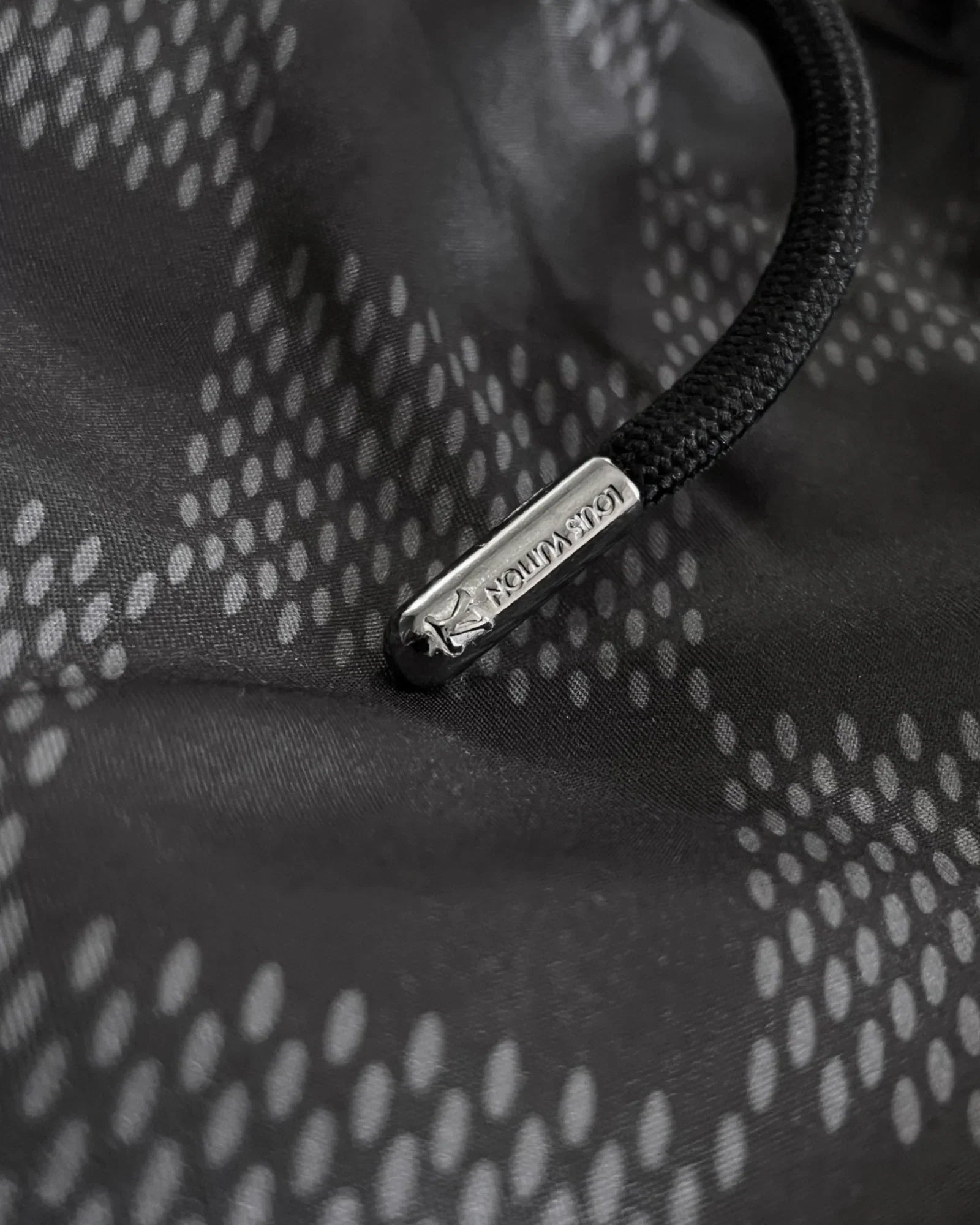Louis Vuitton - plavkové šortky Marque Damier - černé