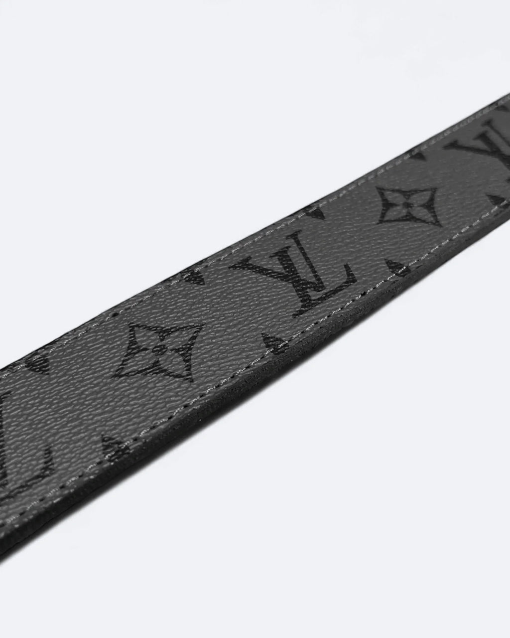 Louis Vuitton – opasek LV se šedým vzorem – stříbrný