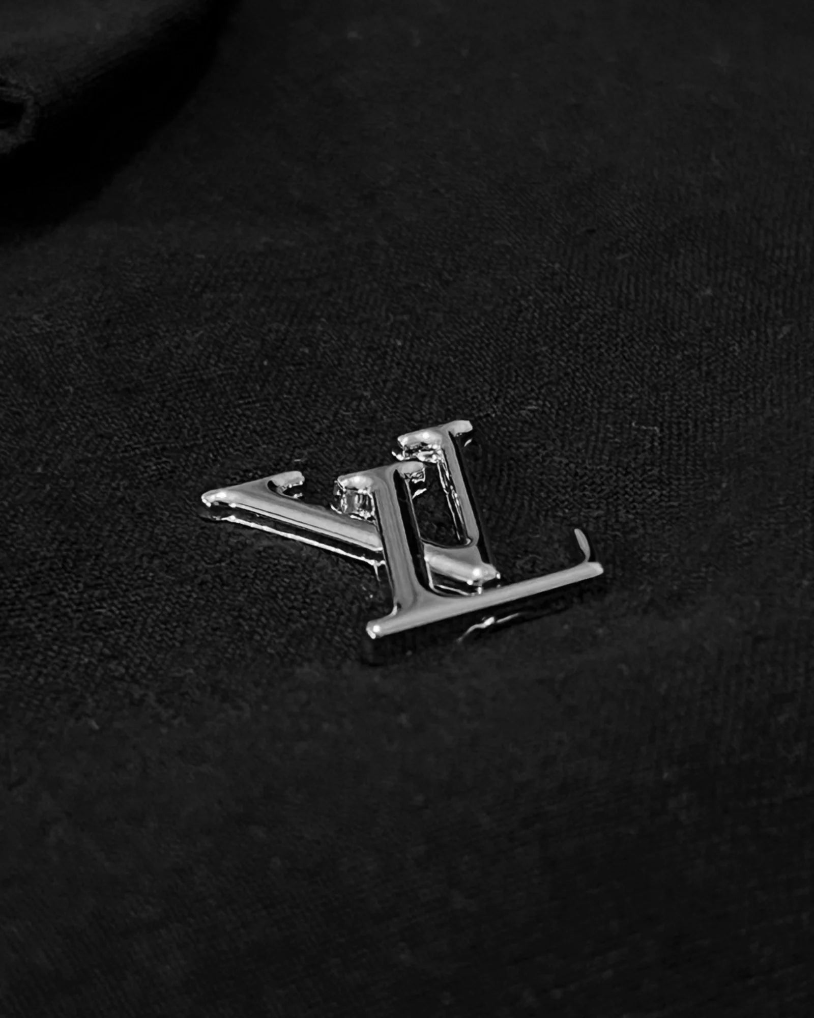 Louis Vuitton - Kovová lněná košile LV - černá